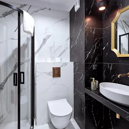 Nadolnik With Mezzanine By Bookinghost Lägenhet